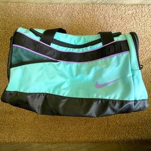 NIKE GYM BAG DUFFLE BAG SPORTS YOGA OVERNIGHT TRAVEL SOCCER TRACK BASKETBALL